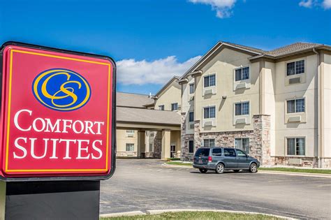 comfort suites delavan.